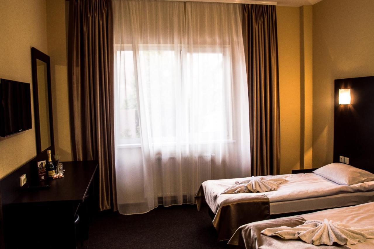 Malyvo Hotel Deliatyn ภายนอก รูปภาพ