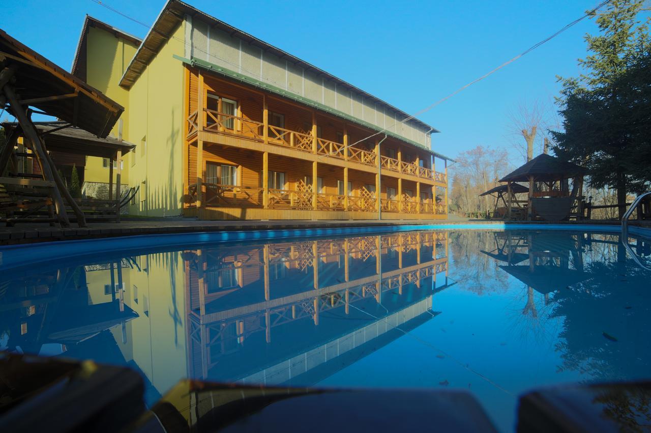 Malyvo Hotel Deliatyn ภายนอก รูปภาพ