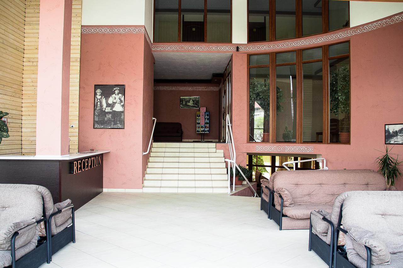 Malyvo Hotel Deliatyn ภายนอก รูปภาพ