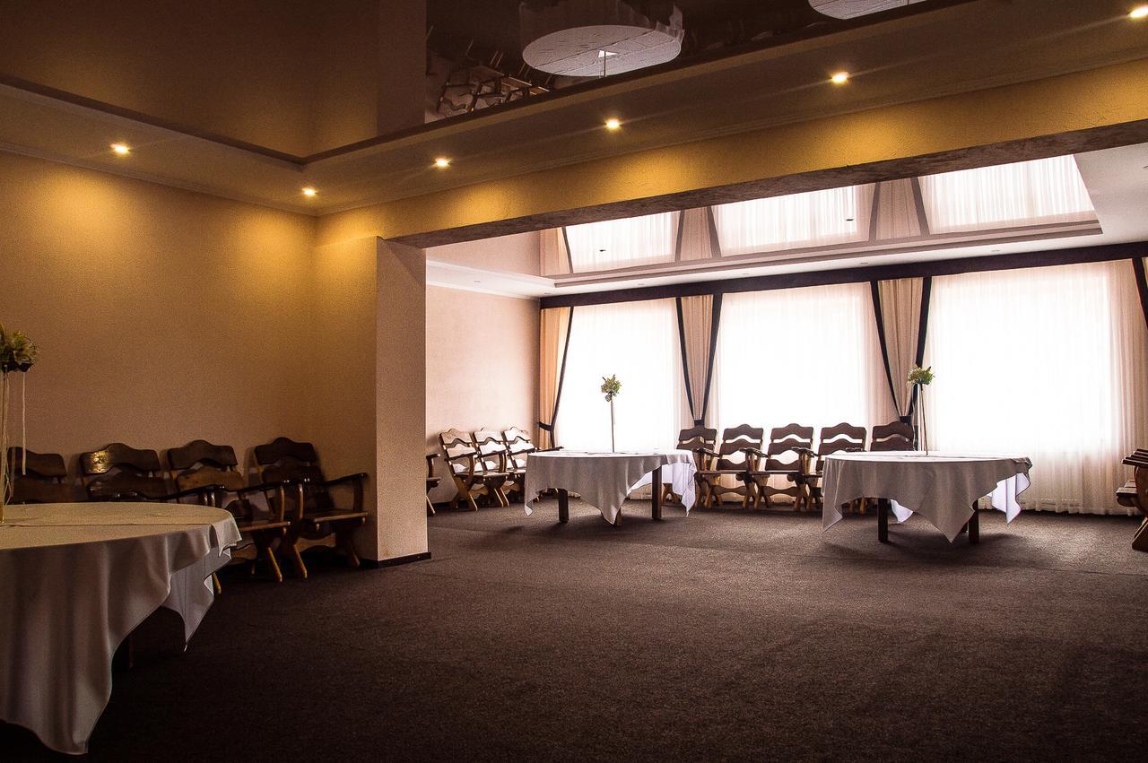 Malyvo Hotel Deliatyn ภายนอก รูปภาพ