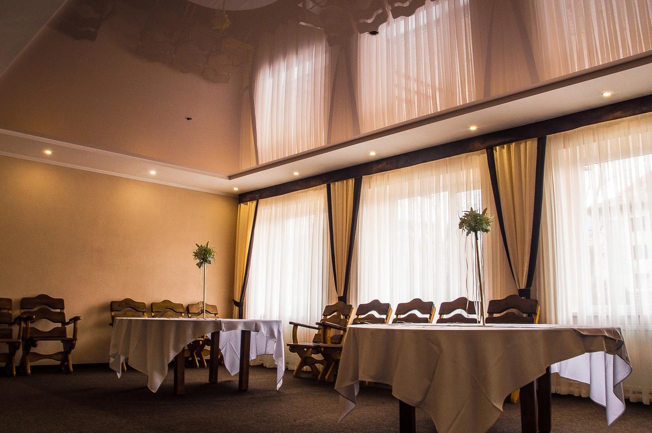 Malyvo Hotel Deliatyn ภายนอก รูปภาพ