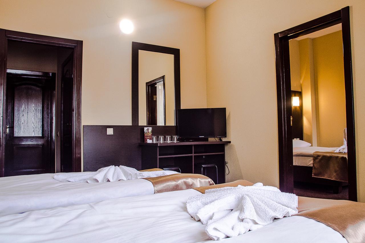 Malyvo Hotel Deliatyn ภายนอก รูปภาพ